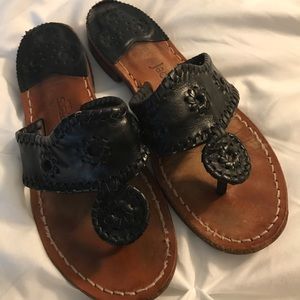 Jack Rogers used Navajo leather sandals. Black